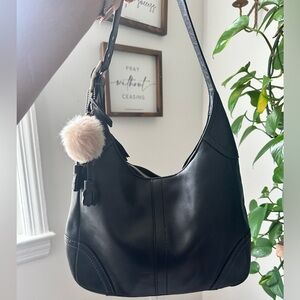 SOLD ON DEPOP Elegant Black Coach Leather Shoulder Bag - Hampton- ergo- Brooklyn